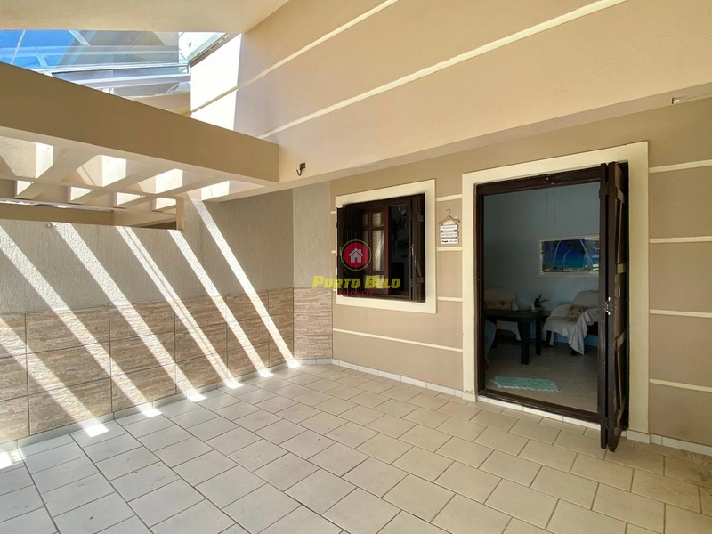 TRIPLEX À VENDA COM VISTA PRO MAR