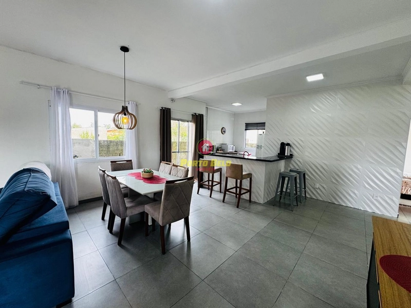 CASA DE ESQUINA COM PISCINA: 23ª foto da galeria de imagens do imóvel