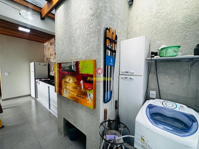 CASA DE ESQUINA COM PISCINA: 14ª foto da galeria de imagens do imóvel