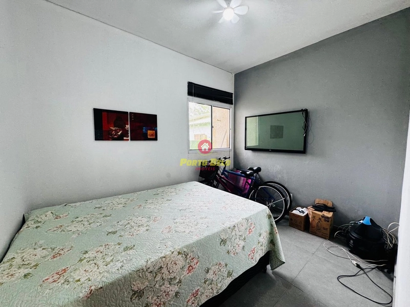 CASA DE ESQUINA COM PISCINA: 32ª foto da galeria de imagens do imóvel