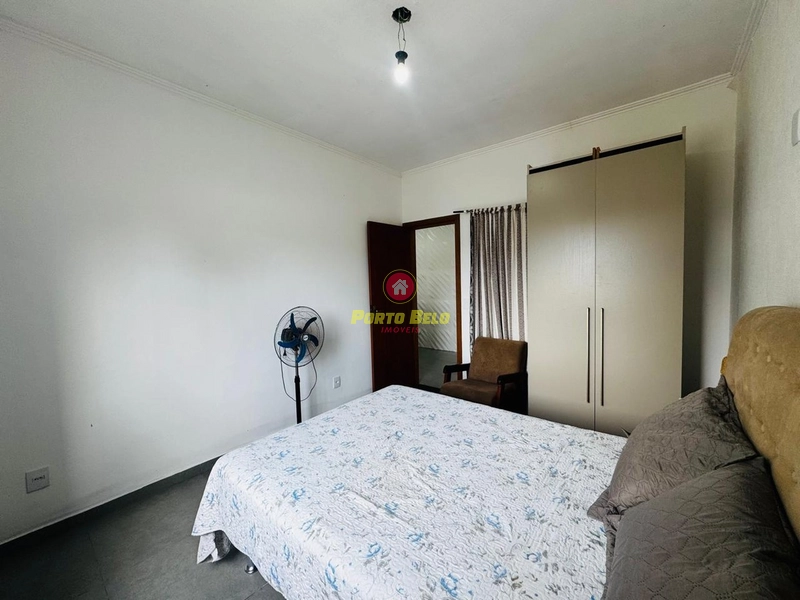 CASA DE ESQUINA COM PISCINA: 26ª foto da galeria de imagens do imóvel