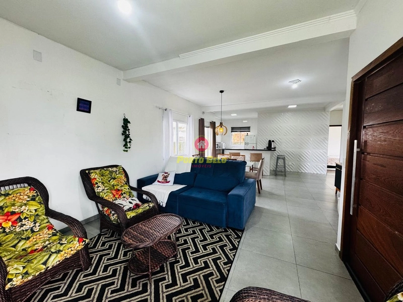 CASA DE ESQUINA COM PISCINA: 8ª foto da galeria de imagens do imóvel