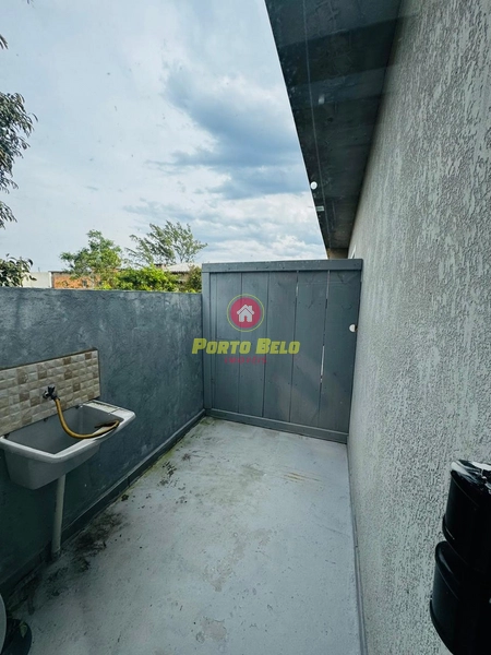 CASA DE ESQUINA COM PISCINA: 19ª foto da galeria de imagens do imóvel