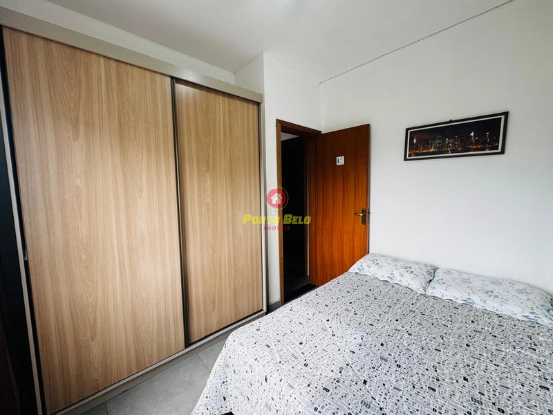 CASA DE ESQUINA COM PISCINA: 29ª foto da galeria de imagens do imóvel