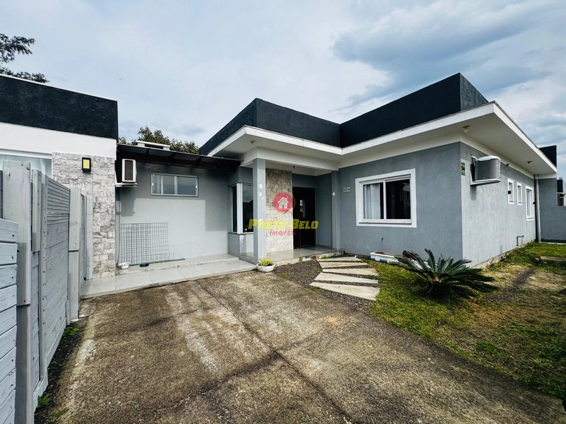 CASA DE ESQUINA COM PISCINA: 18ª foto da galeria de imagens do imóvel