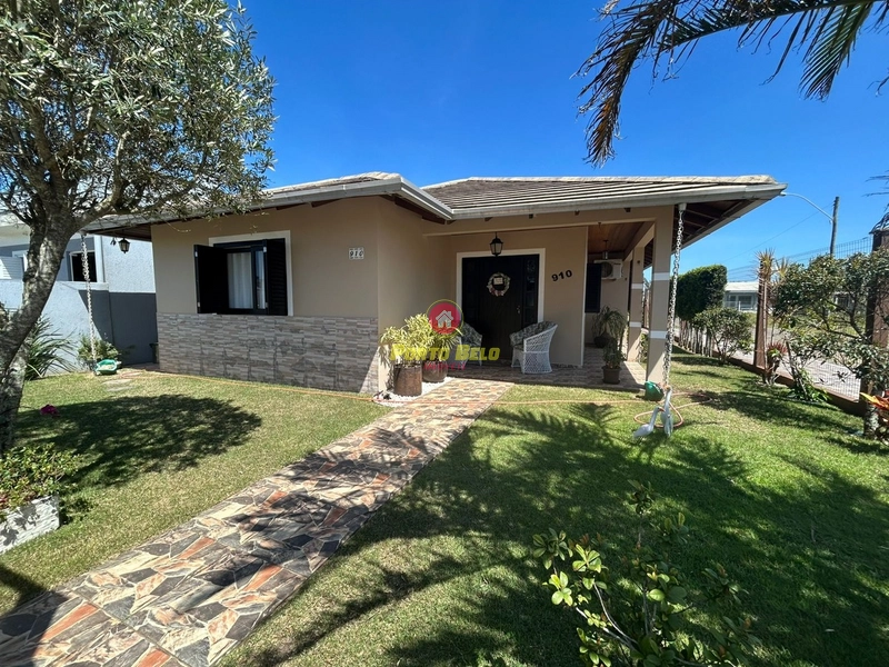 BOA CASA DE ESQUINA: 1ª foto da galeria de imagens do imóvel