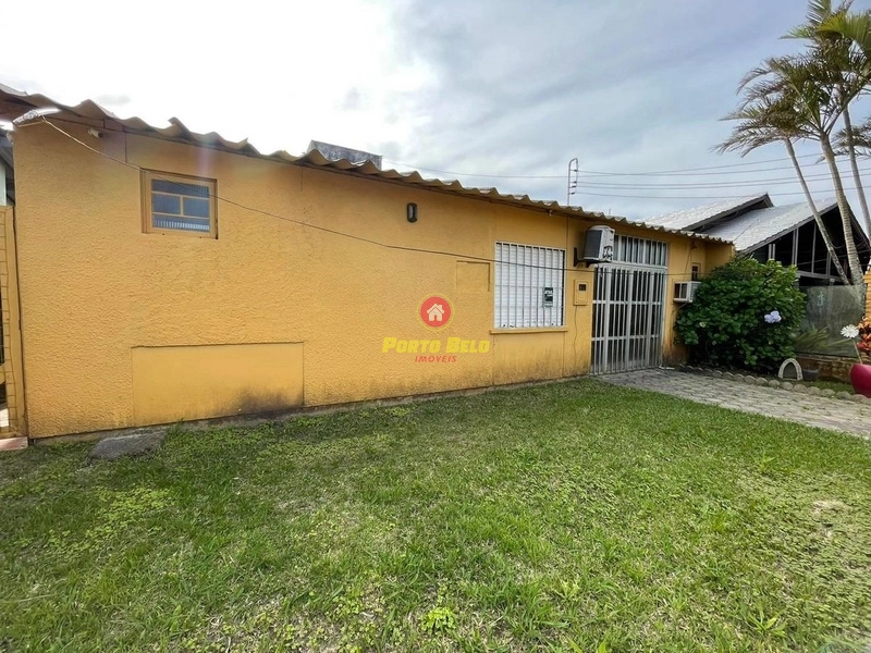 CASA AO LADO DO COND. PENÍNSULA