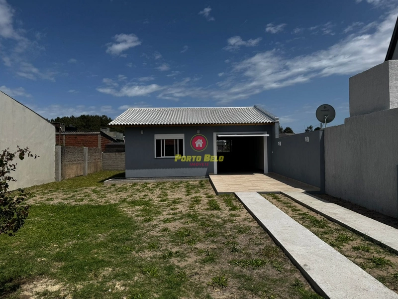 CASA NOVA EM RUA ASFALTADA