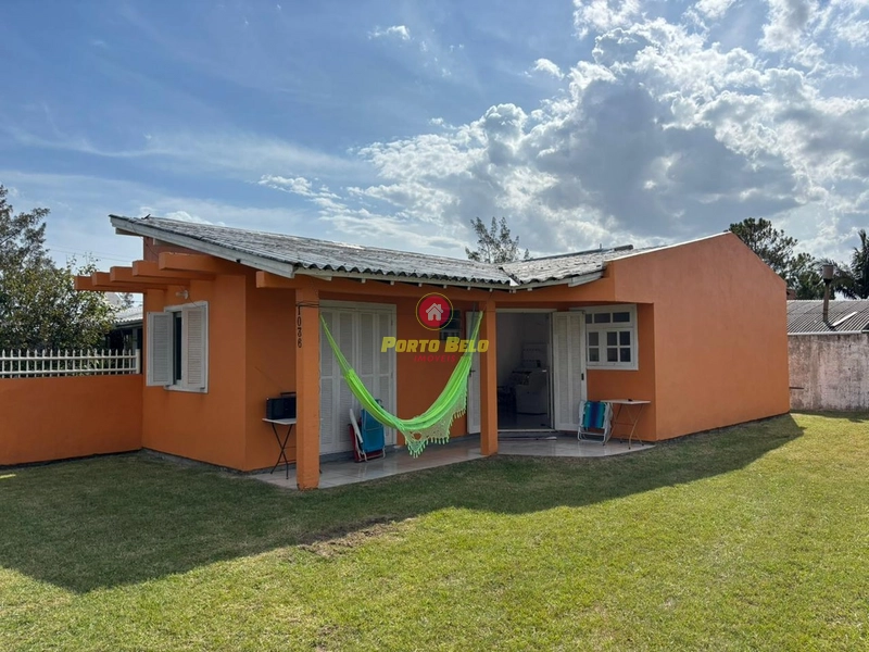 BARBADA COM PÁTIO AMPLO