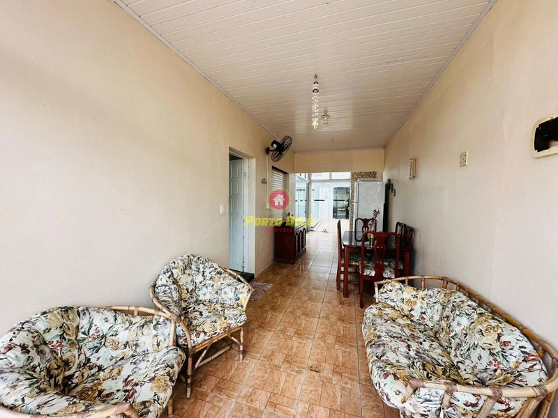 CASA 6 DORMS. 300M DO MAR: 4ª foto da galeria de imagens do imóvel