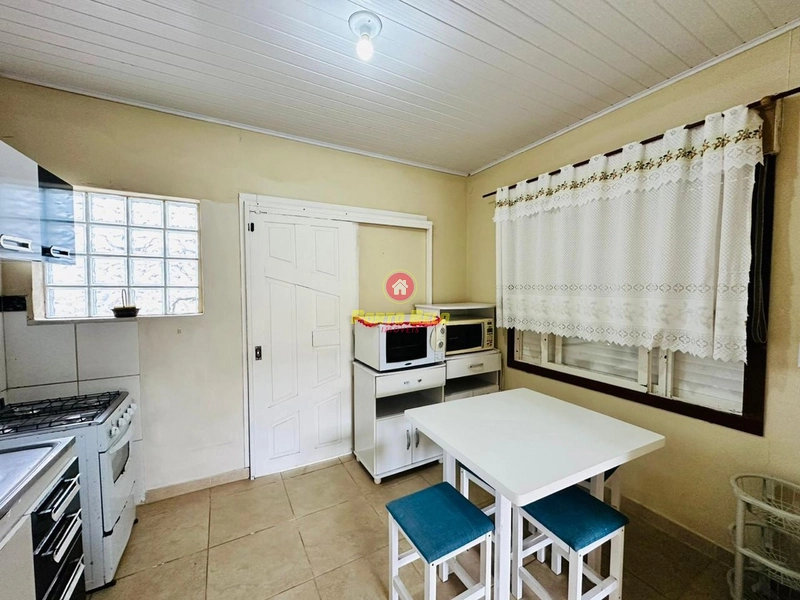 CASA 6 DORMS. 300M DO MAR: 10ª foto da galeria de imagens do imóvel