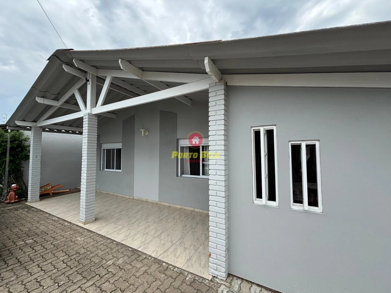 EXCELENTE CASA COM ANEXO NOS FUNDOS