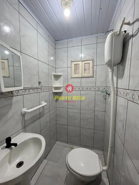 CASA DE ESQUINA NA AVENIDA PRINCIPAL: 12ª foto da galeria de imagens do imóvel