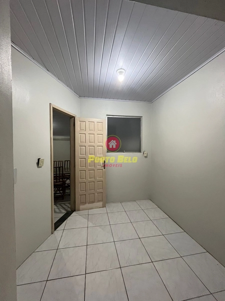 CASA DE ESQUINA NA AVENIDA PRINCIPAL: 19ª foto da galeria de imagens do imóvel