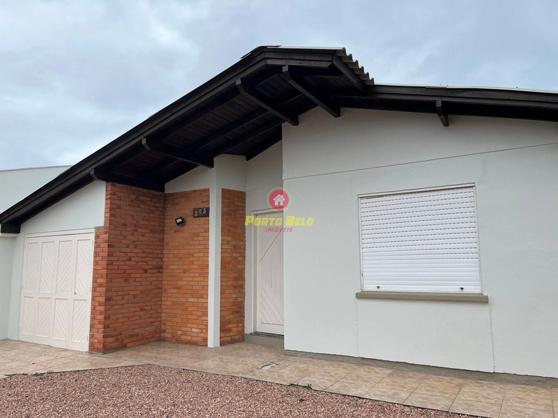 CASA DE ESQUINA NA AVENIDA PRINCIPAL