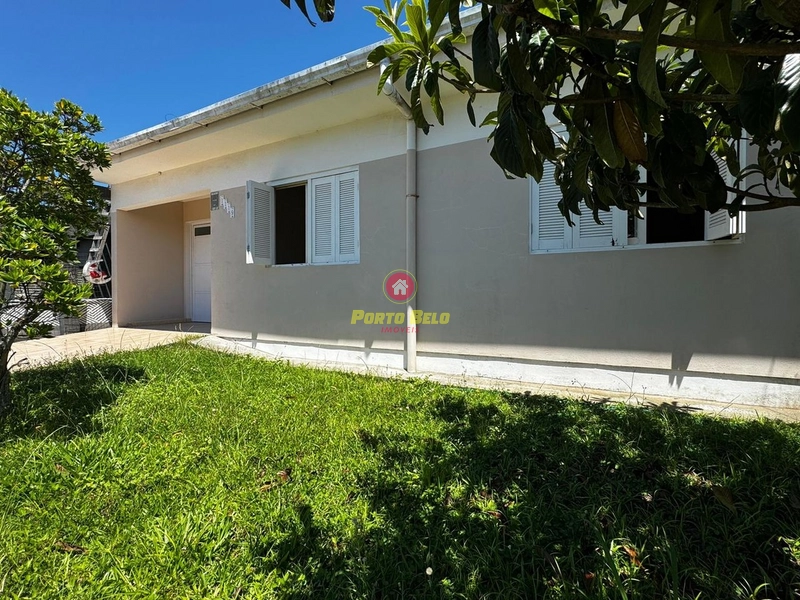 CASA COM LAJE EM RAINHA DO MAR