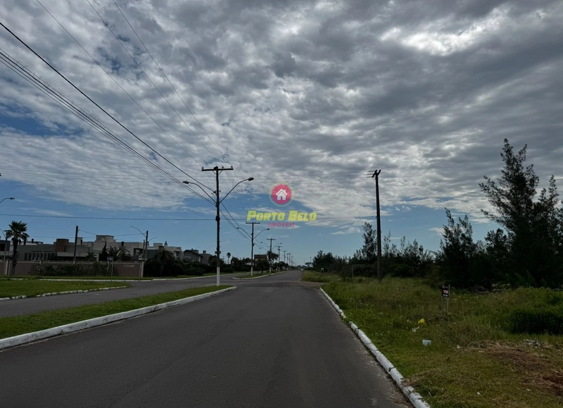 TERRENO AO LADO DO CONDOMÍNIO EM ATLÂNTIDA SUL: 3ª foto da galeria de imagens do imóvel