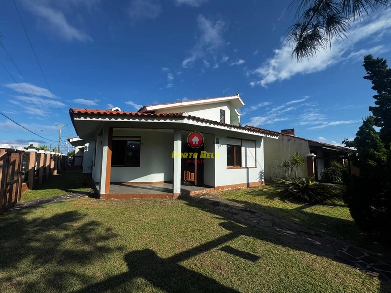 CASA DE ESQUINA EM LAJE | 100M DA PRAIA: 2ª foto da galeria de imagens do imóvel