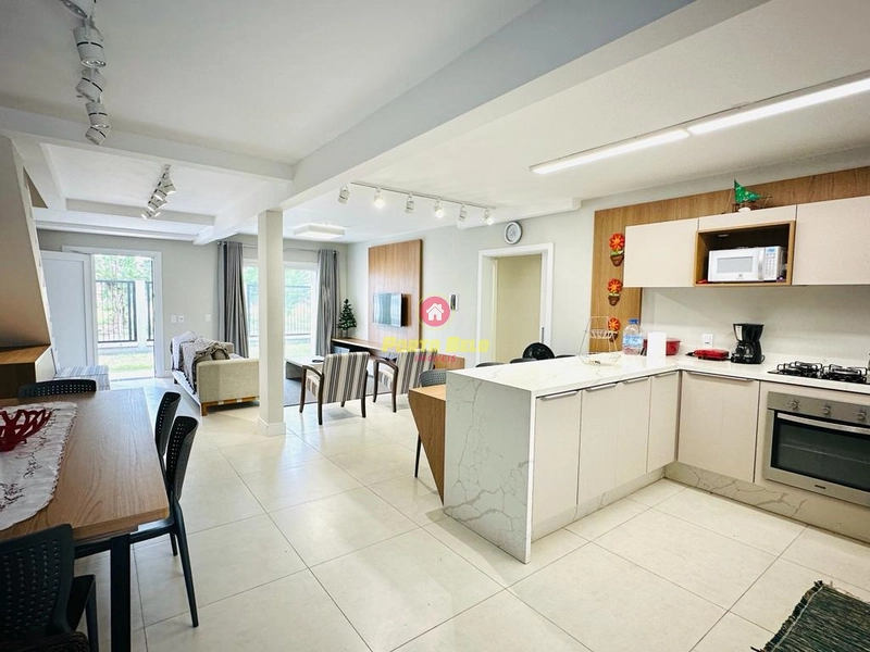 CASA DE ALTO PADRÃO 2 QUADRAS DO MAR: 5ª foto da galeria de imagens do imóvel