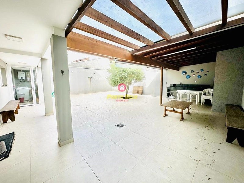 CASA DE ALTO PADRÃO 2 QUADRAS DO MAR: 7ª foto da galeria de imagens do imóvel