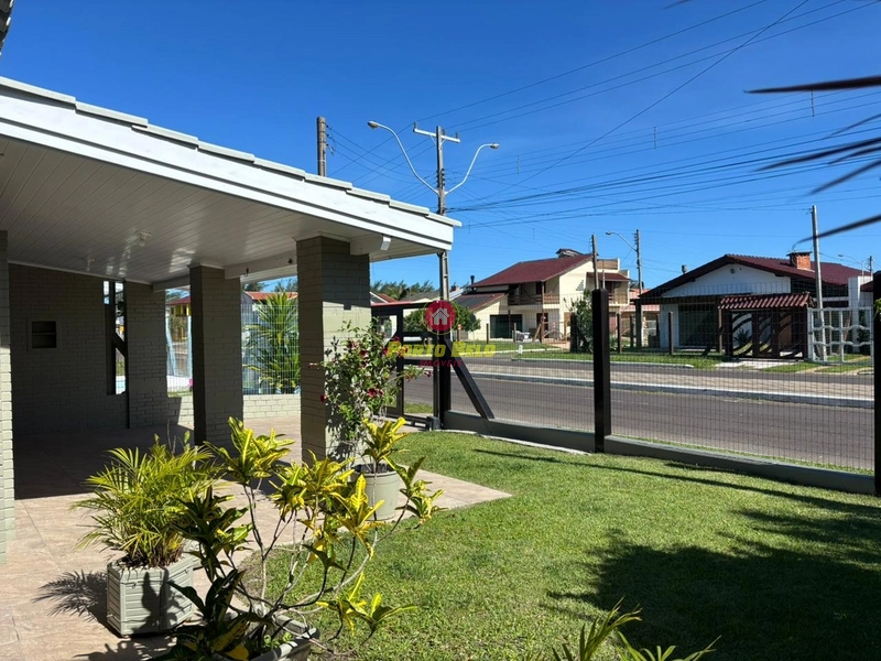 CASA À VENDA NA AVENIDA, A 300 M DO MAR.: 4ª foto da galeria de imagens do imóvel