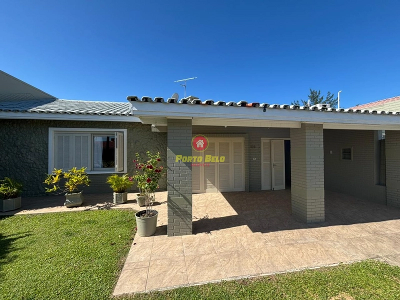 CASA À VENDA NA AVENIDA, A 300 M DO MAR.: 1ª foto da galeria de imagens do imóvel