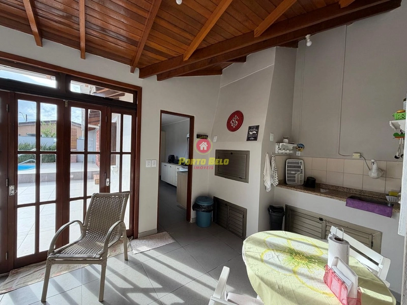 CASA COM PISCINA PRÓXIMA À AV. PRINCIPAL: 15ª foto da galeria de imagens do imóvel