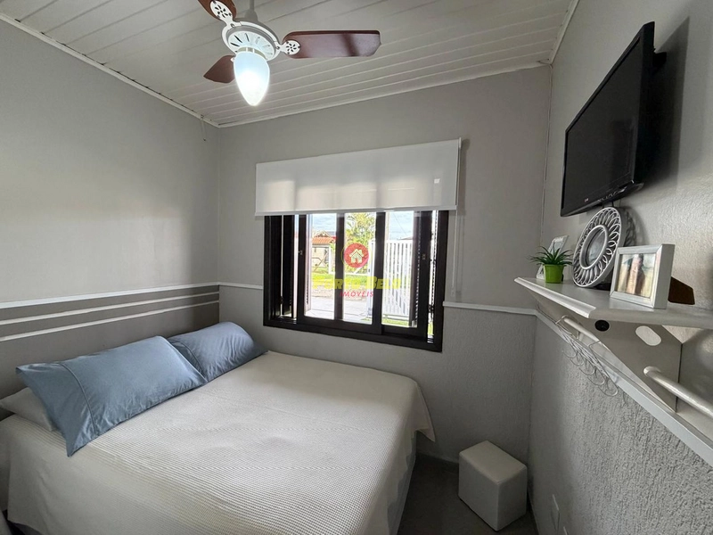 CASA COM PISCINA PRÓXIMA À AV. PRINCIPAL: 7ª foto da galeria de imagens do imóvel