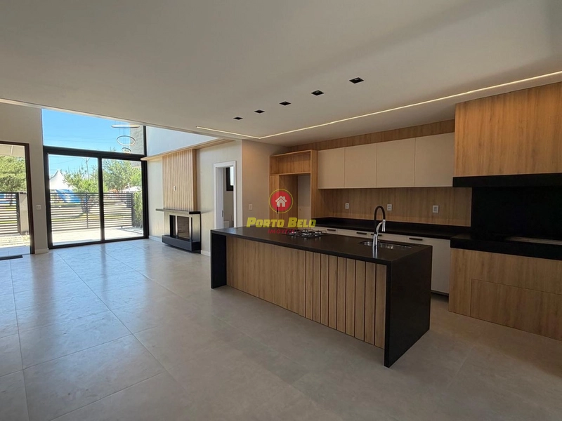 CASA DE ALTO PADRÃO 200M DA PRAIA: 6ª foto da galeria de imagens do imóvel