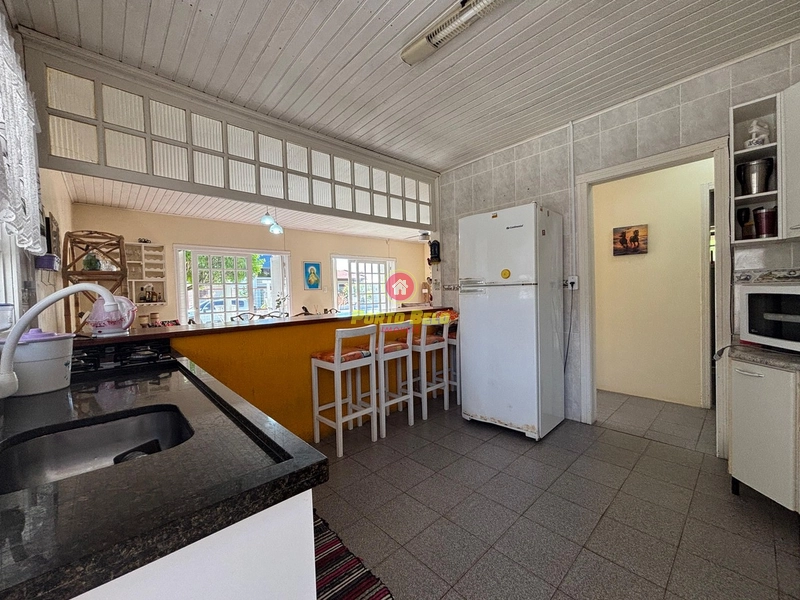 CASA COM PISCINA E FESTEIRO: 11ª foto da galeria de imagens do imóvel