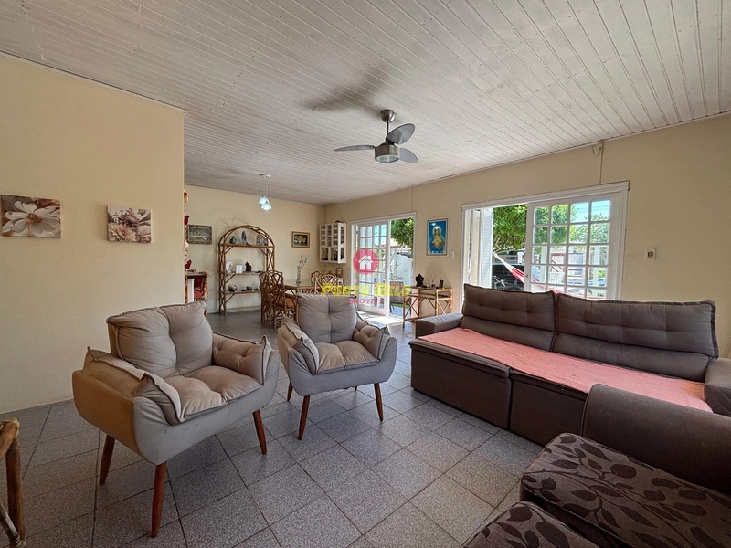 CASA COM PISCINA E FESTEIRO: 12ª foto da galeria de imagens do imóvel