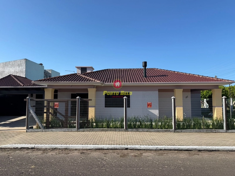 CASA DE ESQUINA PRÓXIMA À PRAIA E CENTRO: 18ª foto da galeria de imagens do imóvel