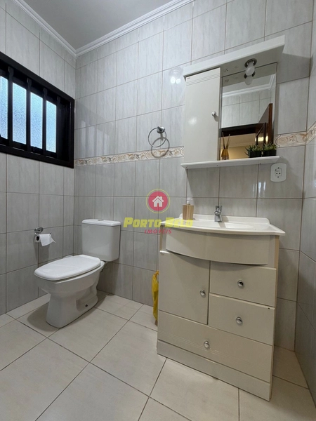 CASA DE ESQUINA PRÓXIMA À PRAIA E CENTRO: 12ª foto da galeria de imagens do imóvel