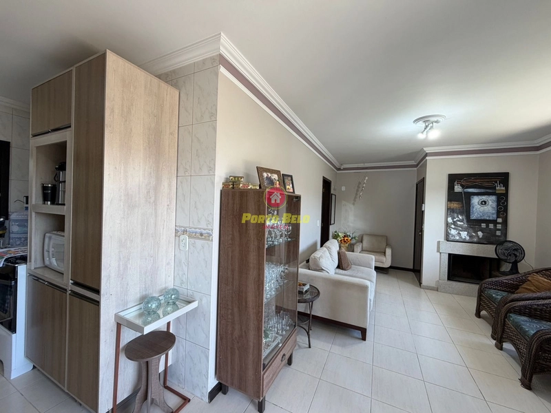 CASA DE ESQUINA PRÓXIMA À PRAIA E CENTRO: 5ª foto da galeria de imagens do imóvel