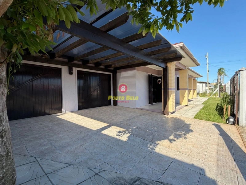 CASA DE ESQUINA PRÓXIMA À PRAIA E CENTRO: 4ª foto da galeria de imagens do imóvel