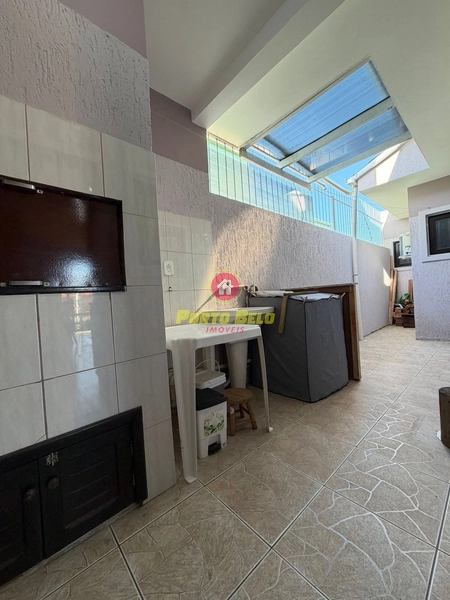 CASA DE ESQUINA PRÓXIMA À PRAIA E CENTRO: 11ª foto da galeria de imagens do imóvel