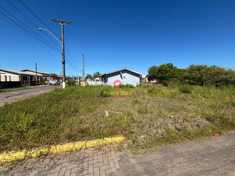 TERRENO DE ESQUINA PERTO DO CENTRO: 3ª foto da galeria de imagens do imóvel