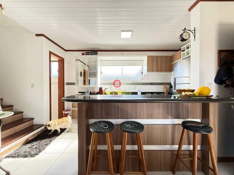 SOBRADO EM XANGRILÁ: 3ª foto da galeria de imagens do imóvel