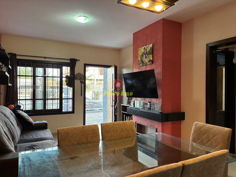 CASA EM LAJE COM PAINÉIS SOLARES: 6ª foto da galeria de imagens do imóvel