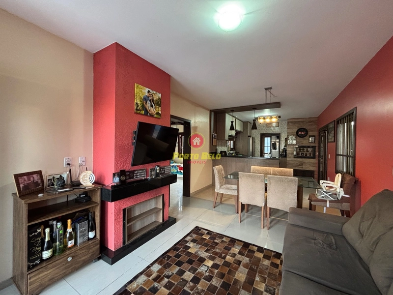 CASA EM LAJE COM PAINÉIS SOLARES: 3ª foto da galeria de imagens do imóvel