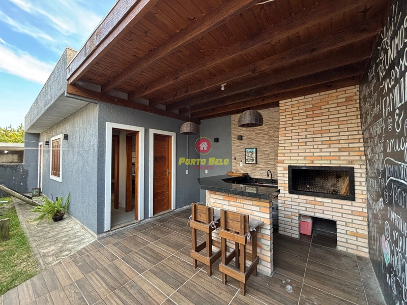 CASA EM LAJE COM PAINÉIS SOLARES: 2ª foto da galeria de imagens do imóvel