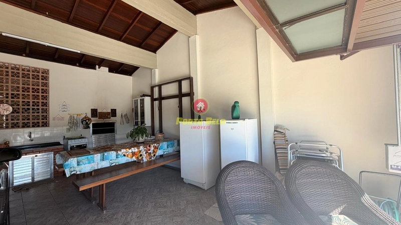 CASA DE ESQUINA 300M DA PRAIA: 18ª foto da galeria de imagens do imóvel