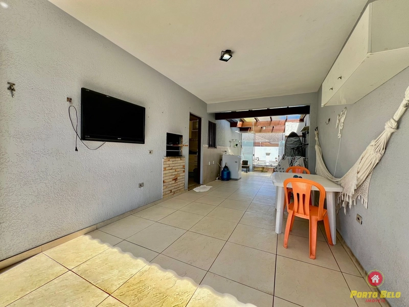 CASA APENAS 2 QUADRAS DO MAR: 5ª foto da galeria de imagens do imóvel
