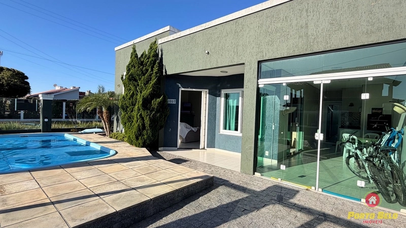 CASA DE ESQUINA PRÓXIMO AO CENTRO: 1ª foto da galeria de imagens do imóvel