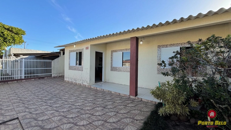 CASA PRÓXIMO À AV. PRINCIPAL