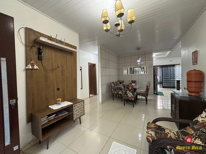 CASA EM MARIÁPOLIS: 7ª foto da galeria de imagens do imóvel