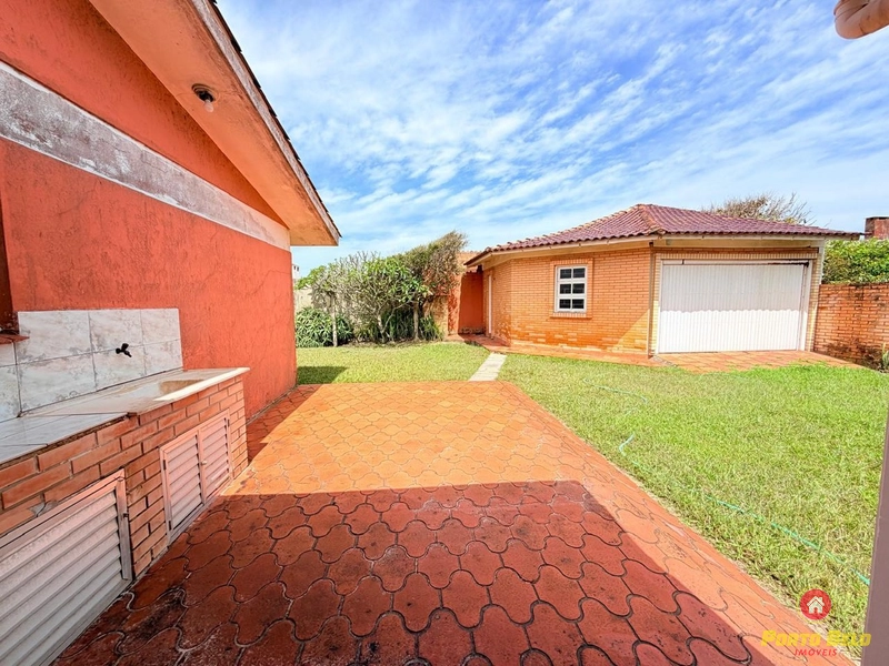 CASA EM LAJE 50M DO MAR: 3ª foto da galeria de imagens do imóvel