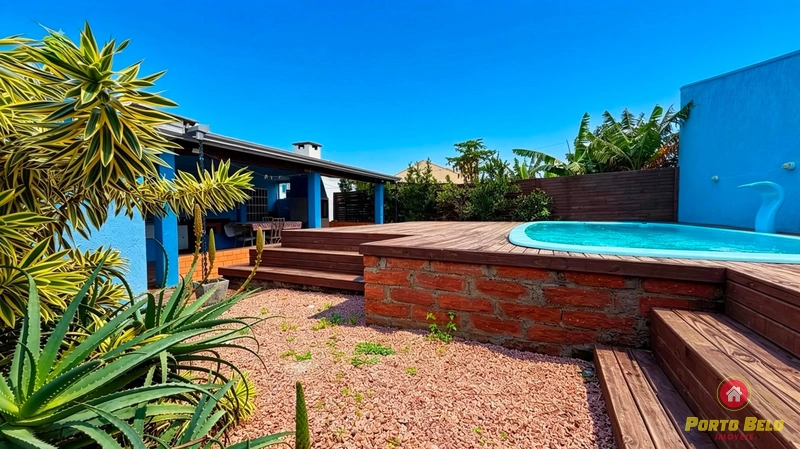 CASA FRENTE LESTE COM PISCINA: 3ª foto da galeria de imagens do imóvel