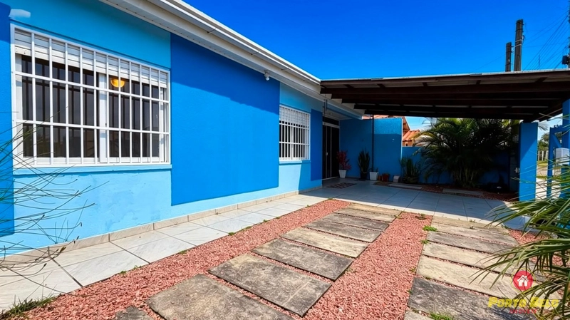 CASA FRENTE LESTE COM PISCINA: 1ª foto da galeria de imagens do imóvel