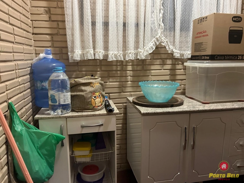 CASA EM LAJE 50M DO MAR: 9ª foto da galeria de imagens do imóvel